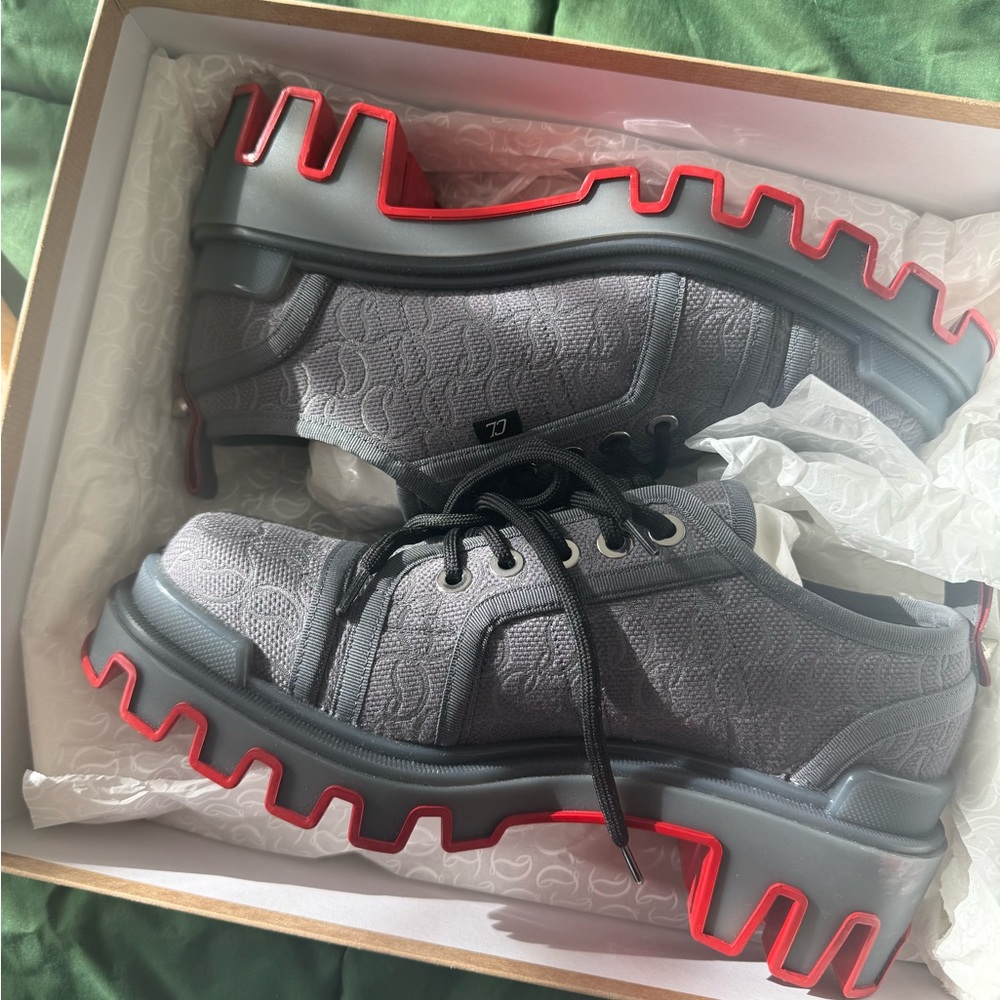 Excellent condition! Christian Louboutin Panamic Dune Flat